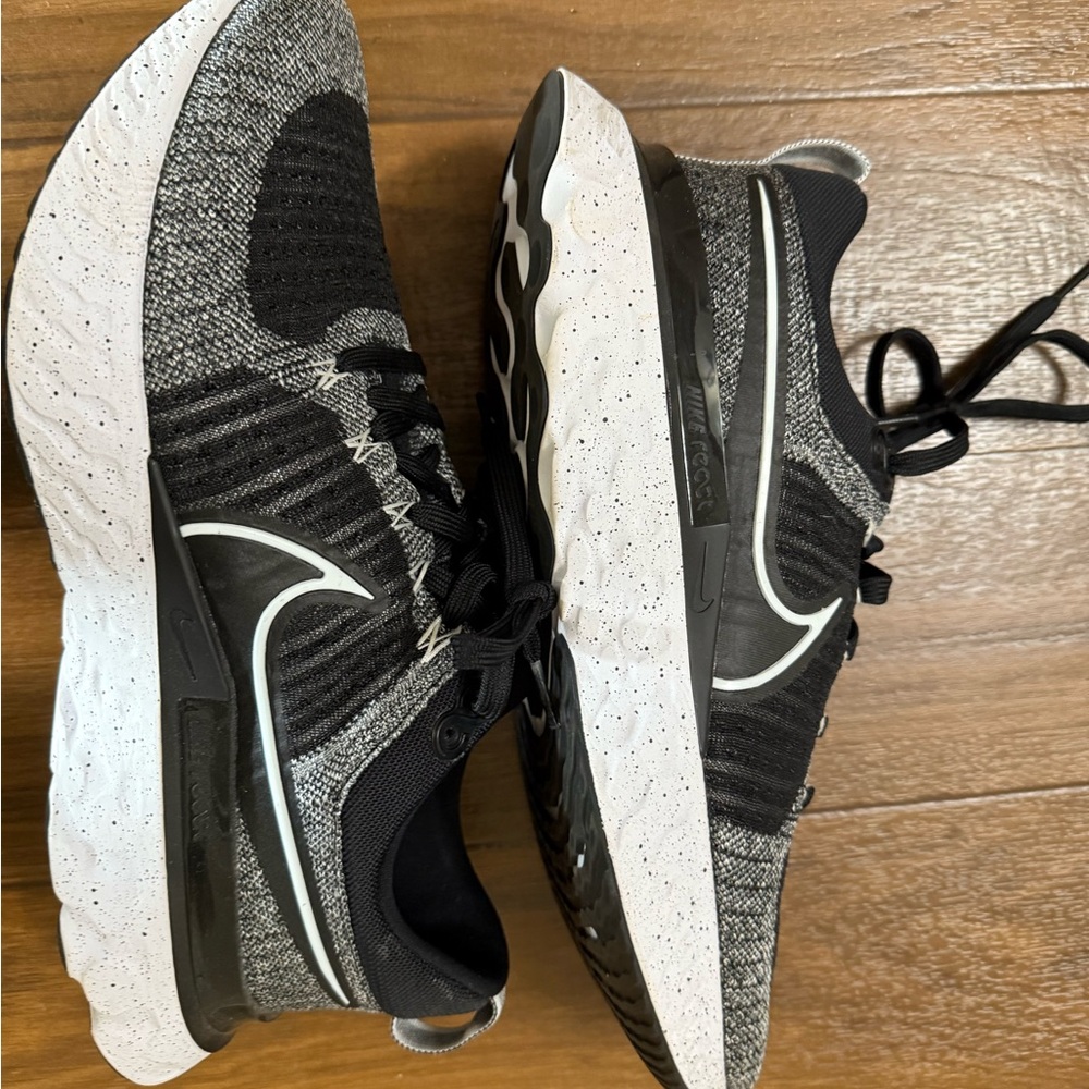 Nike Black and Gray Athletic Sneakers- React infinity run flyknit